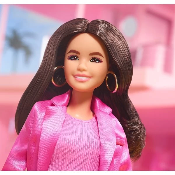 Mattel Barbie Signature The Movie - America Ferrera Als Gloria Puppe Zum Film Im Dreiteiligen Hosenanzug In Pink, Spielfigur – Bild 5