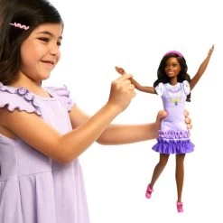 Mattel My First Barbie Brooklyn Mit Pudel (schwarze Haare), Puppe -Mattel Geschäft Mattel My First Barbie Brooklyn mit Pudel schwarze Haare Puppe@@1888857 6